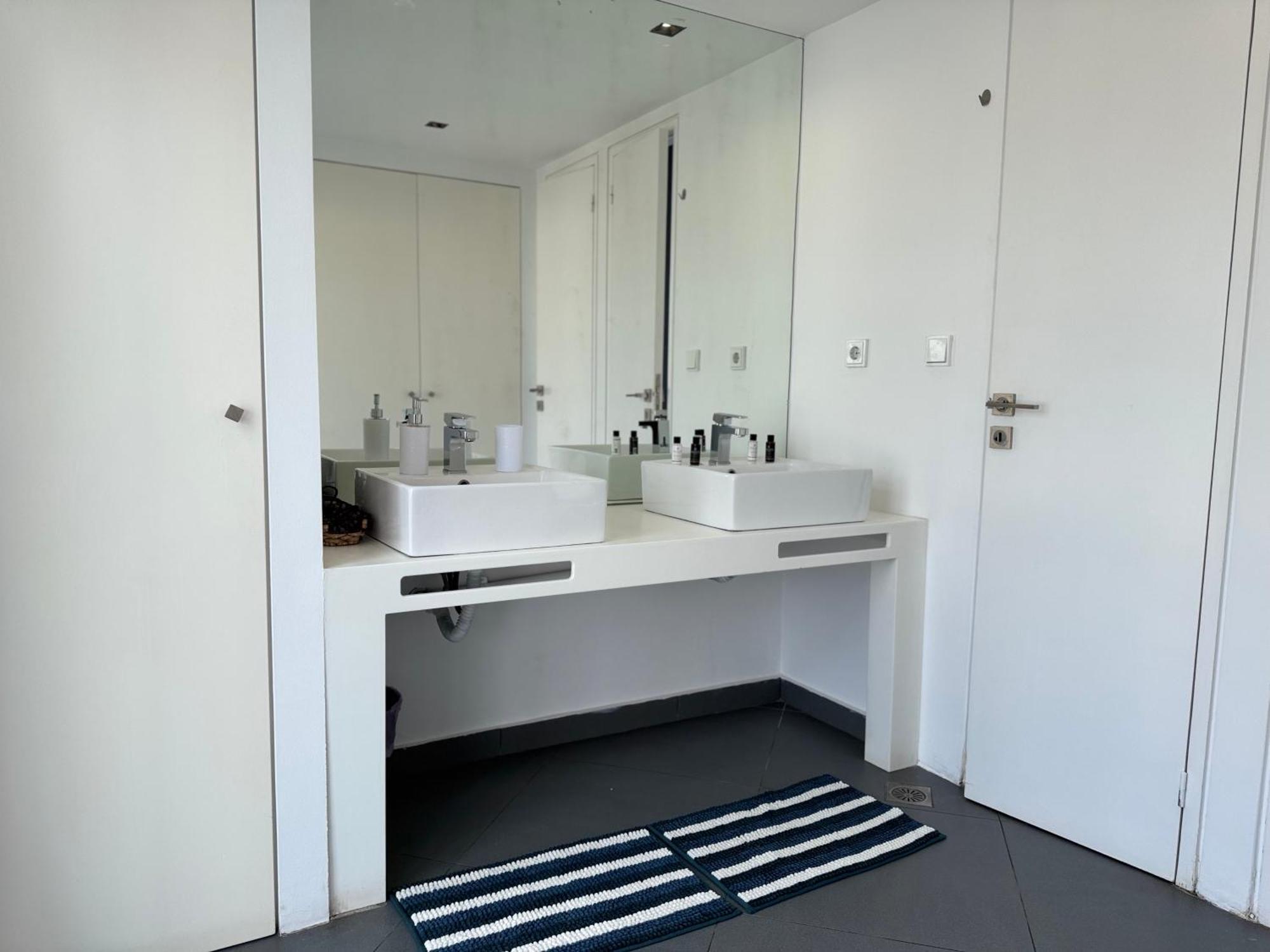 Kerameikos Spacious Loft Apartment Athen
